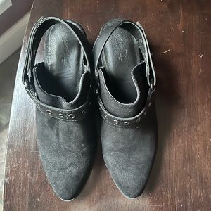Black universal thread booties from target